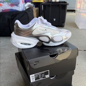 Nike air max muse Silver and White Reflective Running Shoes